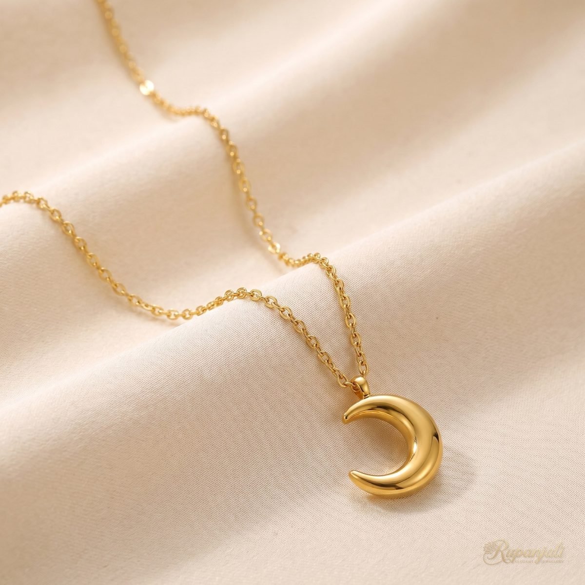 3D Crescent Moon Necklace — Retro Gold Clavicle Chain 1
