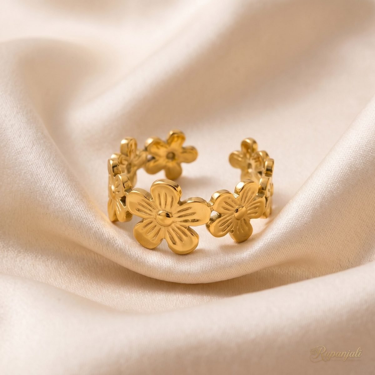 Gold Flower Garland Open Ring for Women — Daisy Band 1